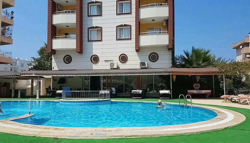 هتل آپارتمان گلدن مون کوش آداسی